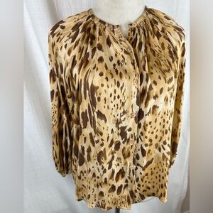 Tucker Silk-The Classic Blouse‎ Animal Print in Brown and Tan